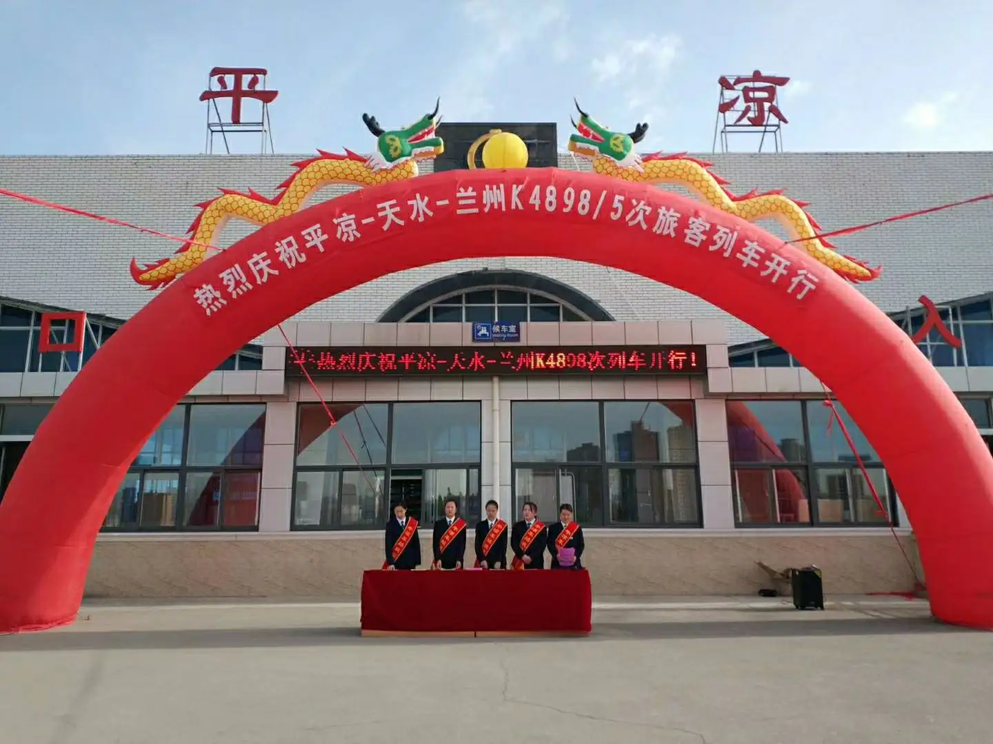 武漢到平?jīng)鑫锪鲗＞€-武漢至平?jīng)鲐涍\公司